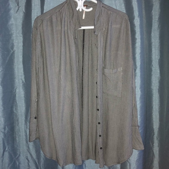 Free People Gray Lightweight Shirt Jacket -pinstripe, 100% rayon- woman’s small - Picture 1 of 16